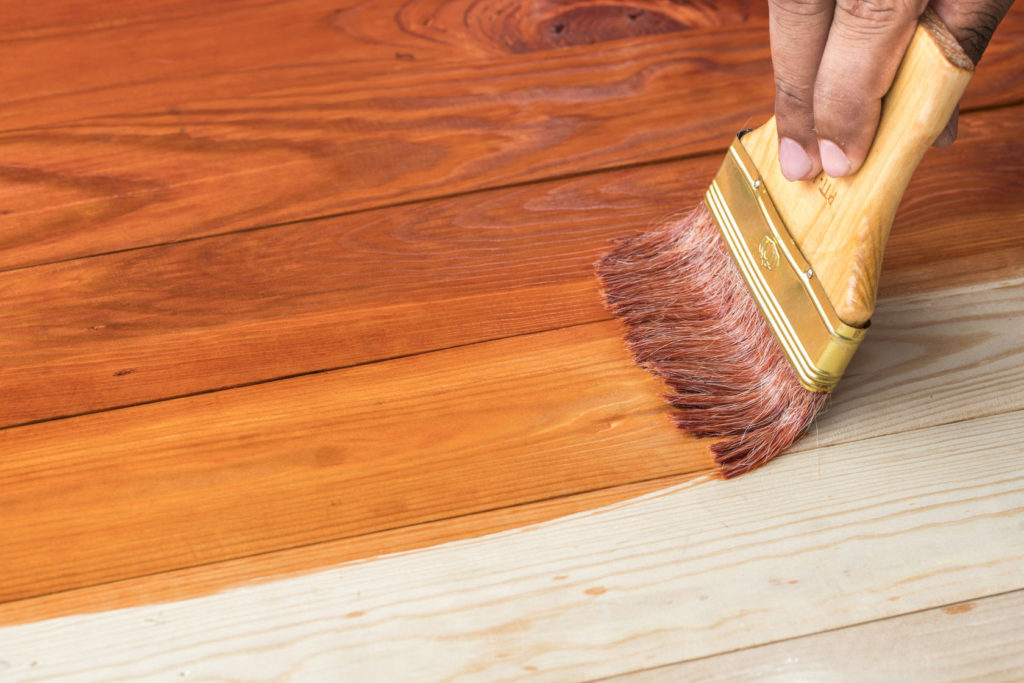 Как покрасить деревянный подоконник