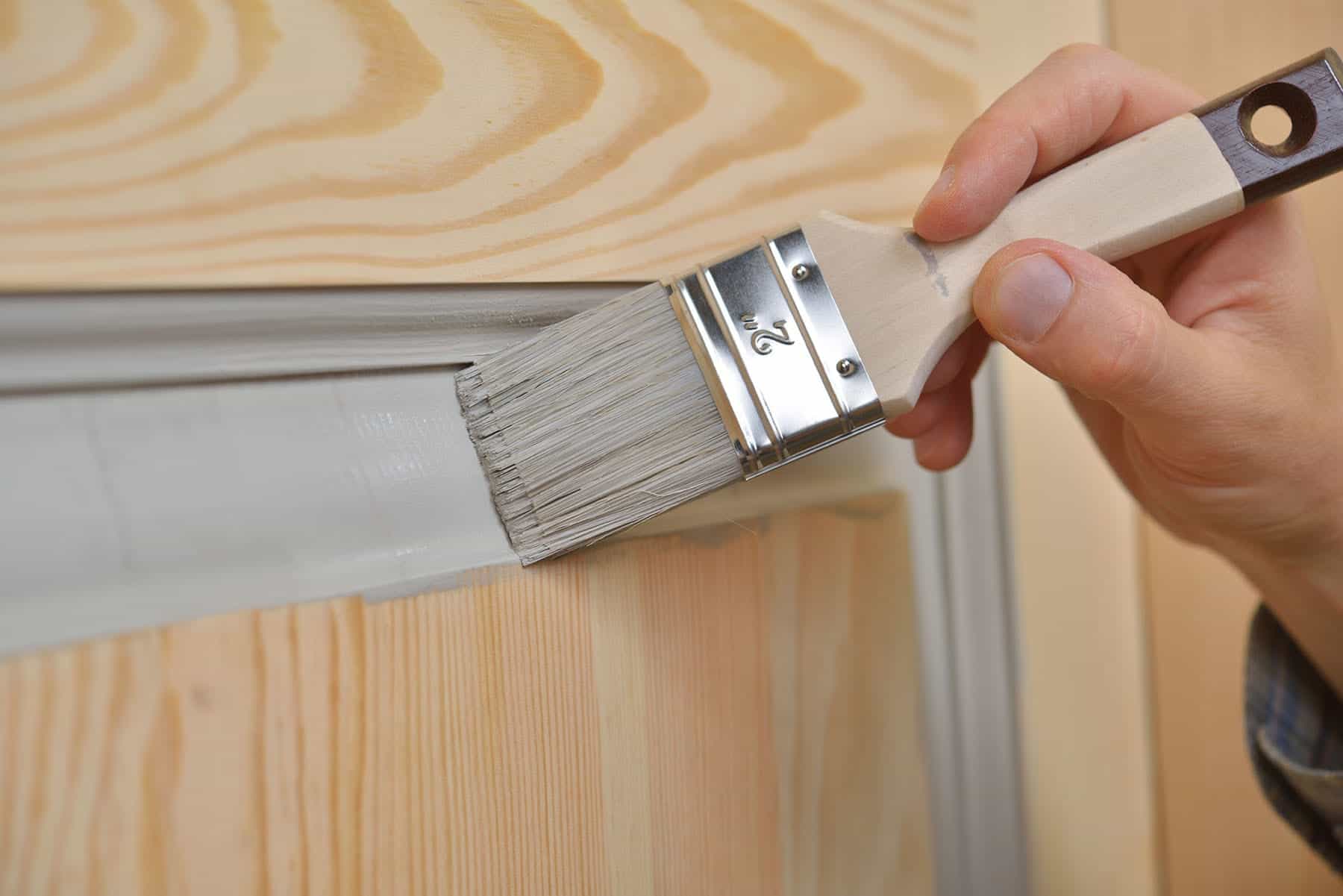 Чем покрасить межкомнатные деревянные двери