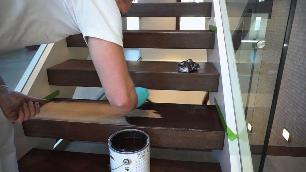 Как покрасить деревянные ступени